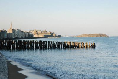 Pasear por la Plage du Sillon Saint Malo